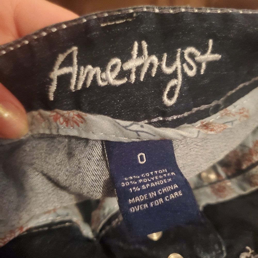 Jeans - Picture 2 of 2